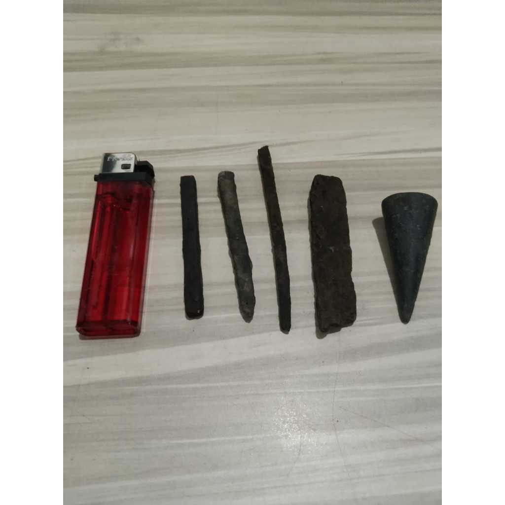 Barang Temuan Wesi Sungai Kuno Jadul Antik