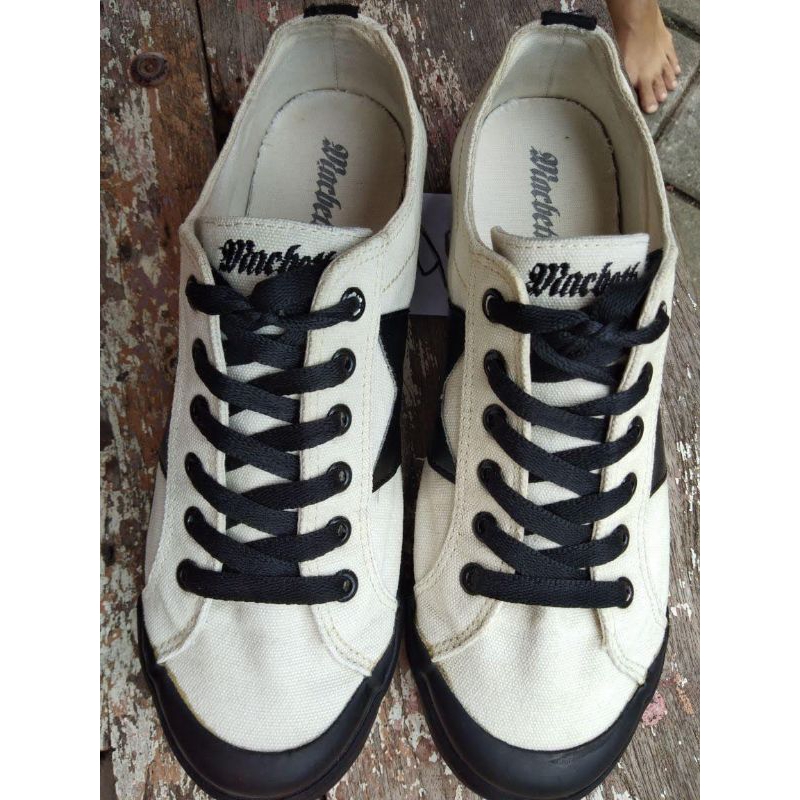 Macbeth Eliot Classic White/Black