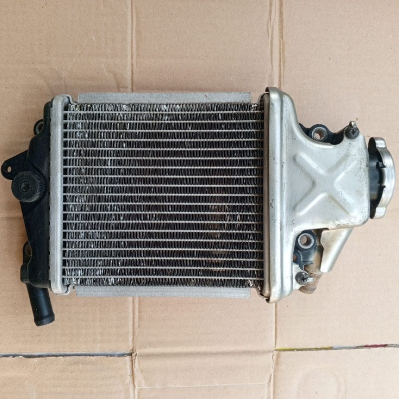 RADIATOR PENDINGIN MESIN VARIO 125 OLD/VARIO 125 LED ORIGINAL