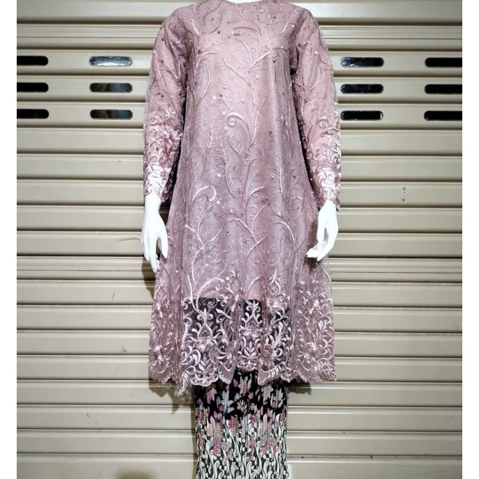 KI3 Kebaya Tunik  Tunik Brokat  Kebaya Modern  Kebaya tile  Kebaya Favorite  Batik Couple  Kebaya Ju