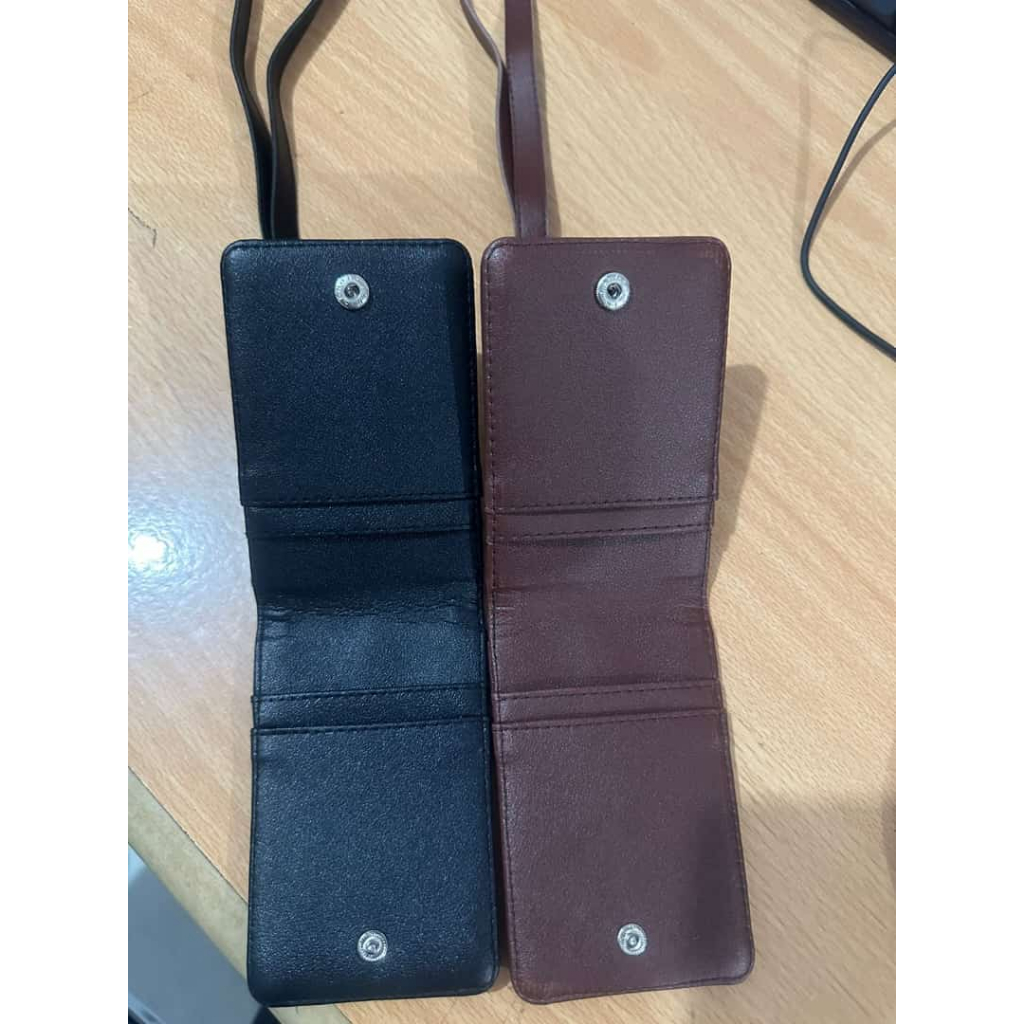

Name Tag Id Card Dompet Double Tempat Kartu Plus Tali Semi Kulit 4 Slot Card | Name Tag Id Card Kulit Sintetis Tebal Dompet Double