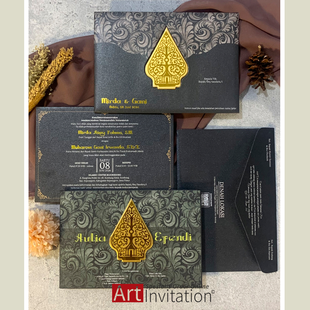 Undangan Pernikahan Jawa Hard Cover Single Board Plus Amplop Emblem Wayang Gold Size 14 x 20 cm