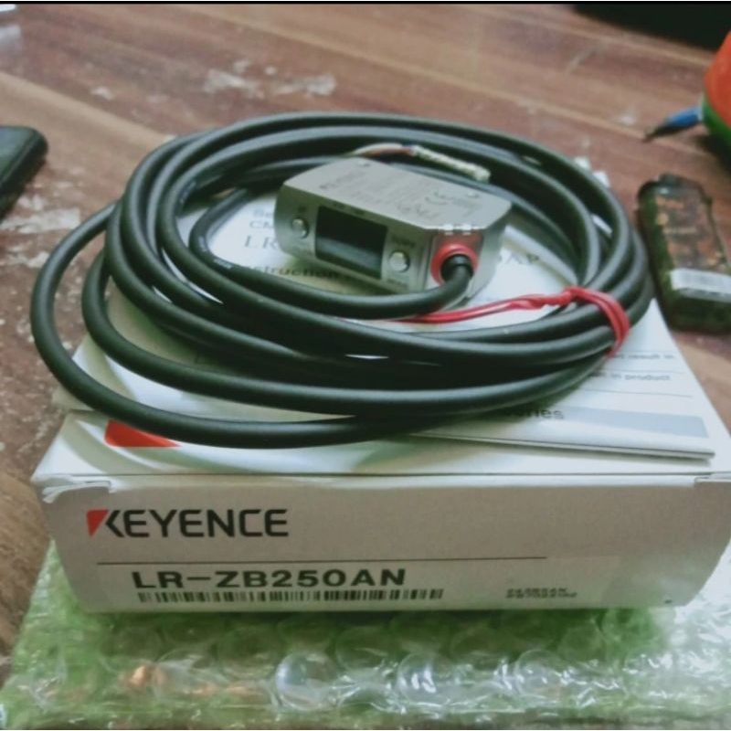 LASER SENSOR KEYENCE LR-ZB250AN ORIGINAL ASLI