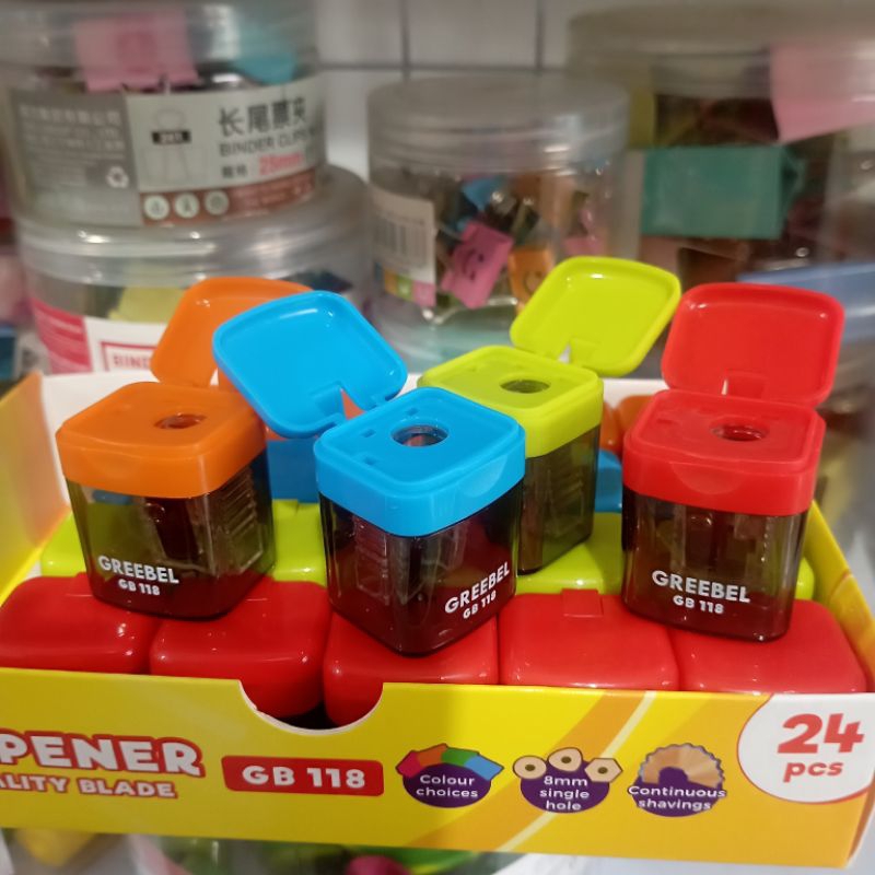 

PERUNCING RAUTAN PENSIL GREEBEL SHARPENER GB118 DENGAN WADAH DAN TUTUP