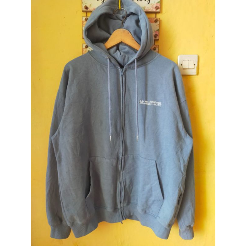 ZIPHOODIE I AM NOT A HUMAN BEING