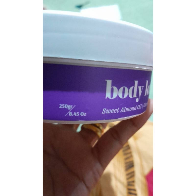 Body lotion AA skincare glow