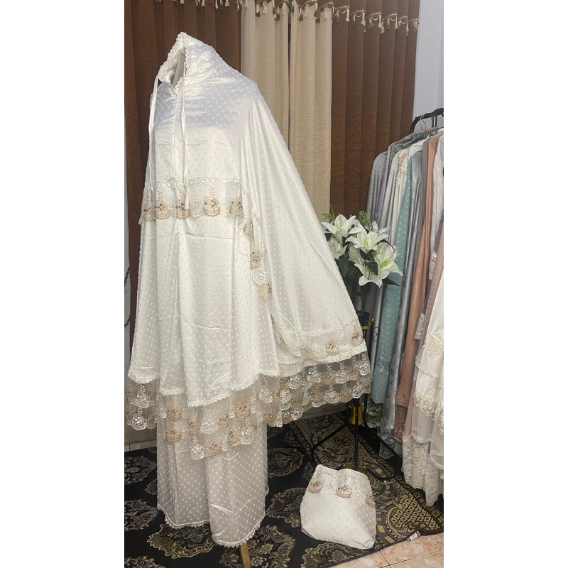 mukena julia silk uragiri