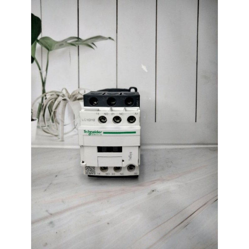 kontaktor schneider lc1d12m7 25a coil 220v
