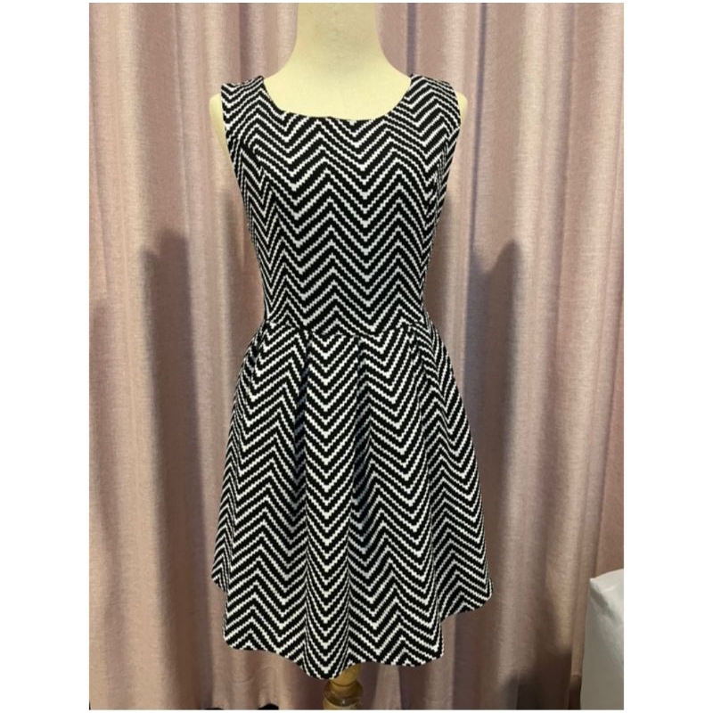 Dress Zig Zag Wanita