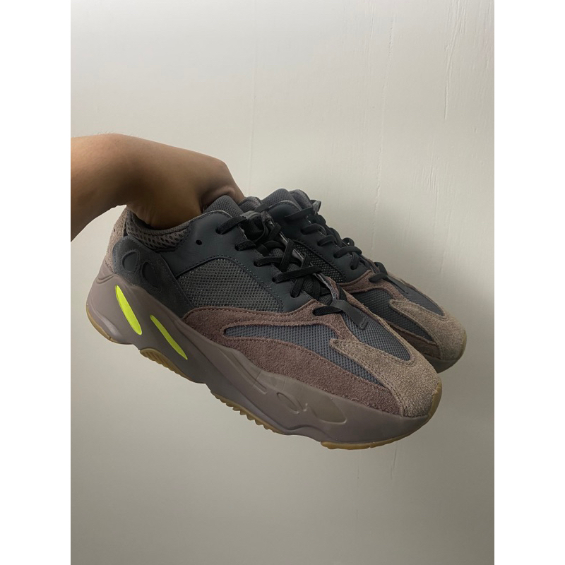 Yeezy 700 Mauve