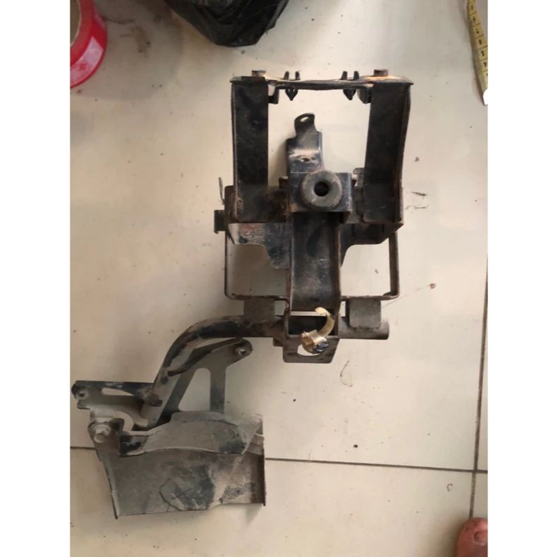 dudukan aki/ecu honda vario 125 old kzr original copotan