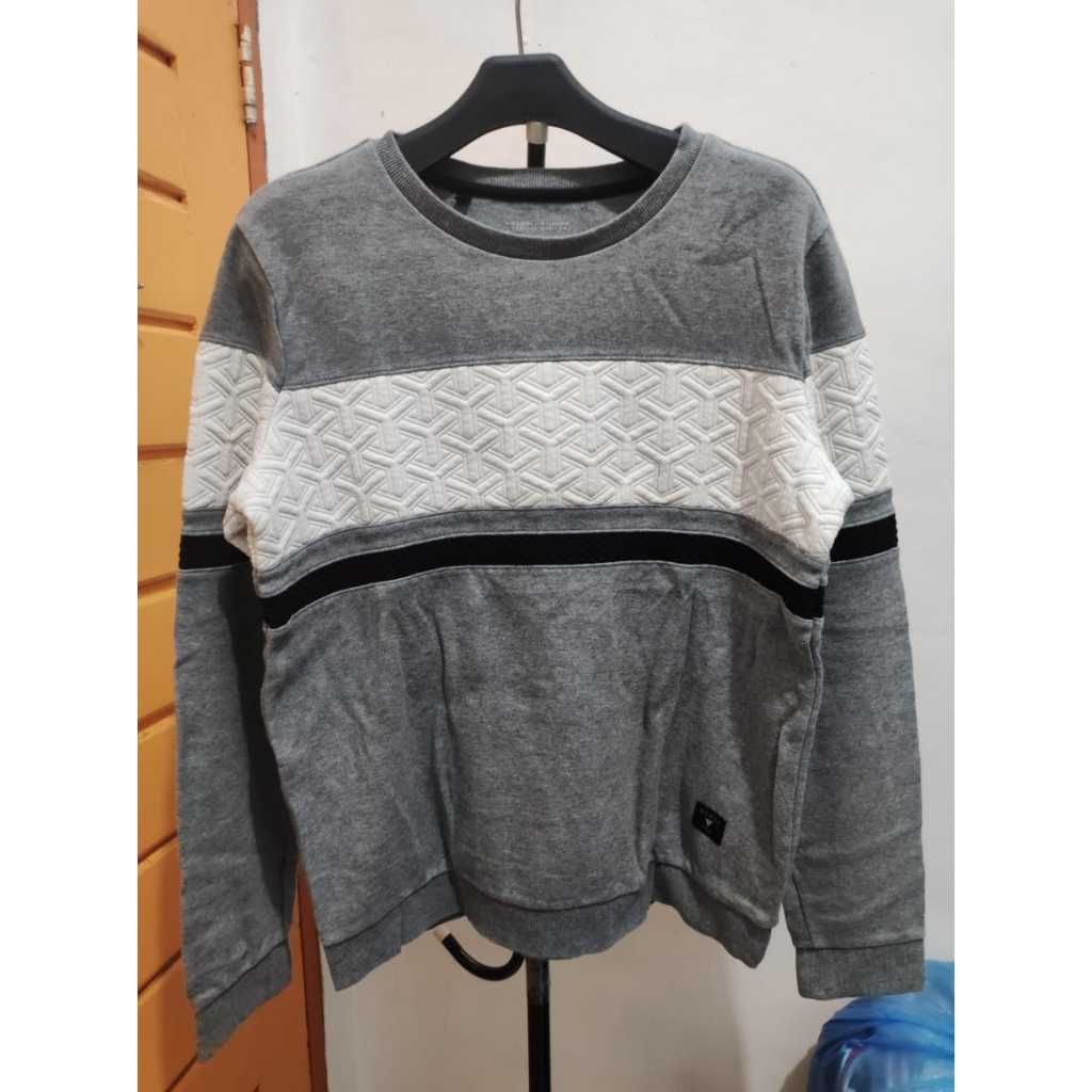 Crewneck Sweater Pria Wanita Guess 3 Tone Abu