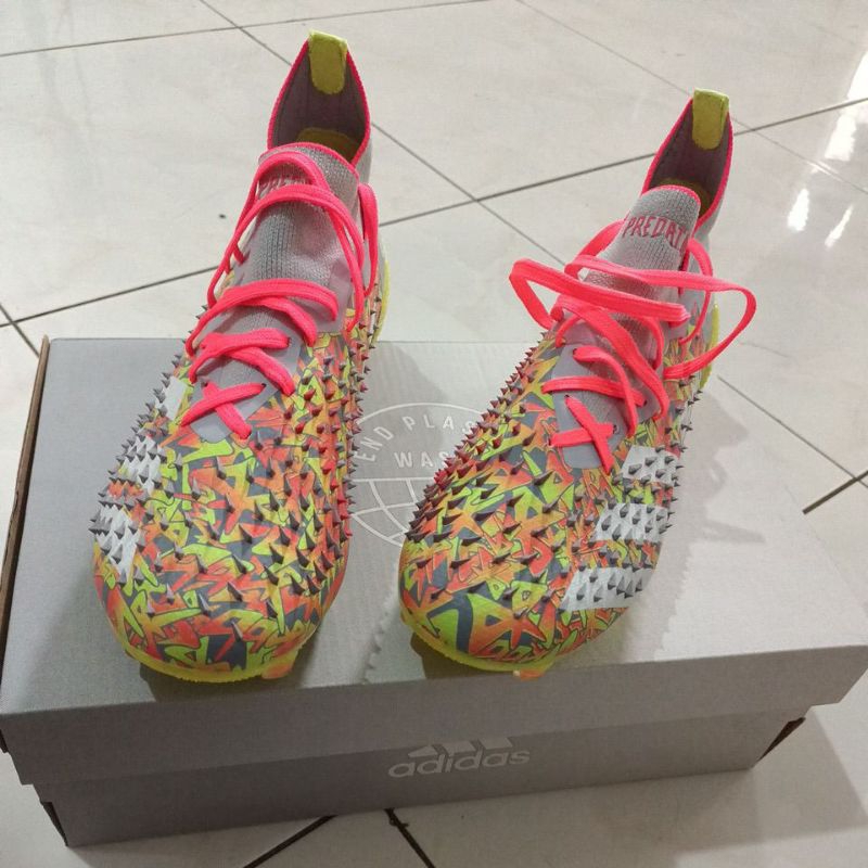 Sepatu bola anak Adidas PREDATOR FREAK.1FG NUMBERSUP Cool Grey