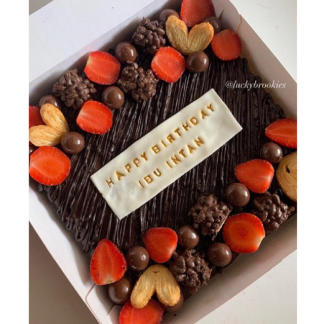 

FUDGY BROWNIES SUMMER REGULER / FUDGY BROWNIES CHOCO BERRY / BROWNIES CHOCO BERRIES