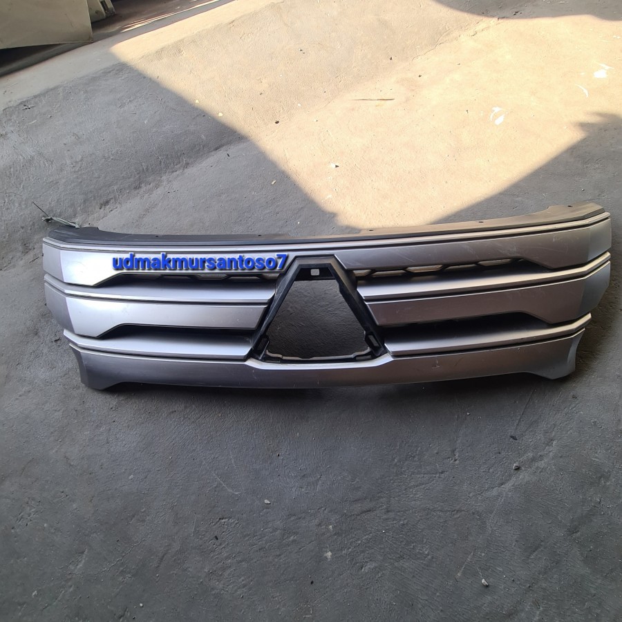 grill mitsubishi pajero sport 2022
