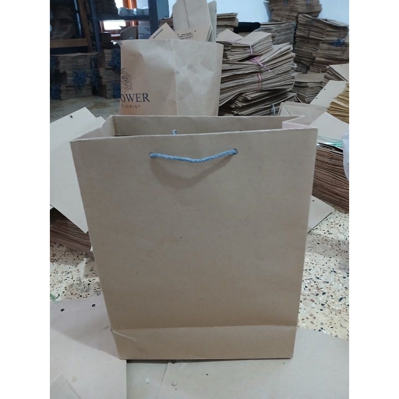

Paperbag 23×12×30 | Paperbag Terlaris | Paperbag Murah | Tas Souvenir | Tas Kado