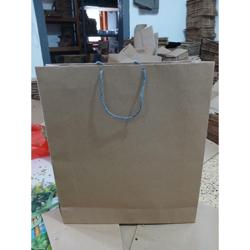 

Paperbag Custom Nama Ukuran 35×10×40 | Tas Kado | Tas Souvenir | Paperbag Sablon