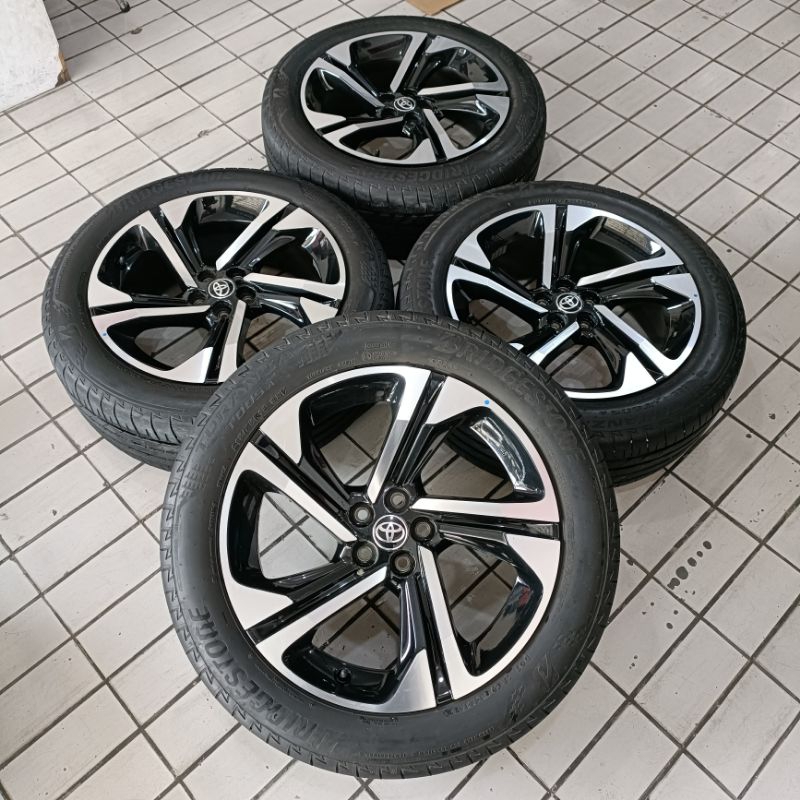 Velg Mobil Bekas Original Std Yaris Cross Ring 18 pcd 5x100 Ban Bridgestone 215/55 R18