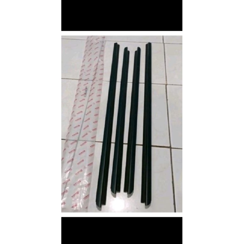 KARET PELIPIT KACA LUAR MOBIL TARUNA CAR ORIGINAL
