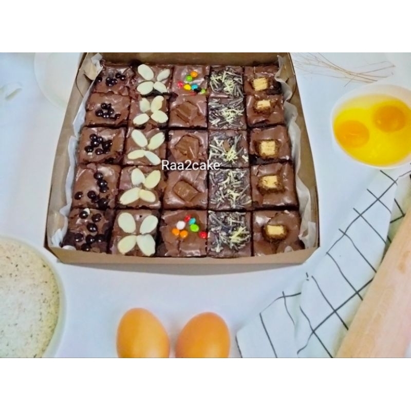 

Brownies fudgy shiny crust / brownies dark cokelat / brownies sekat 20x20 20x10 10x10