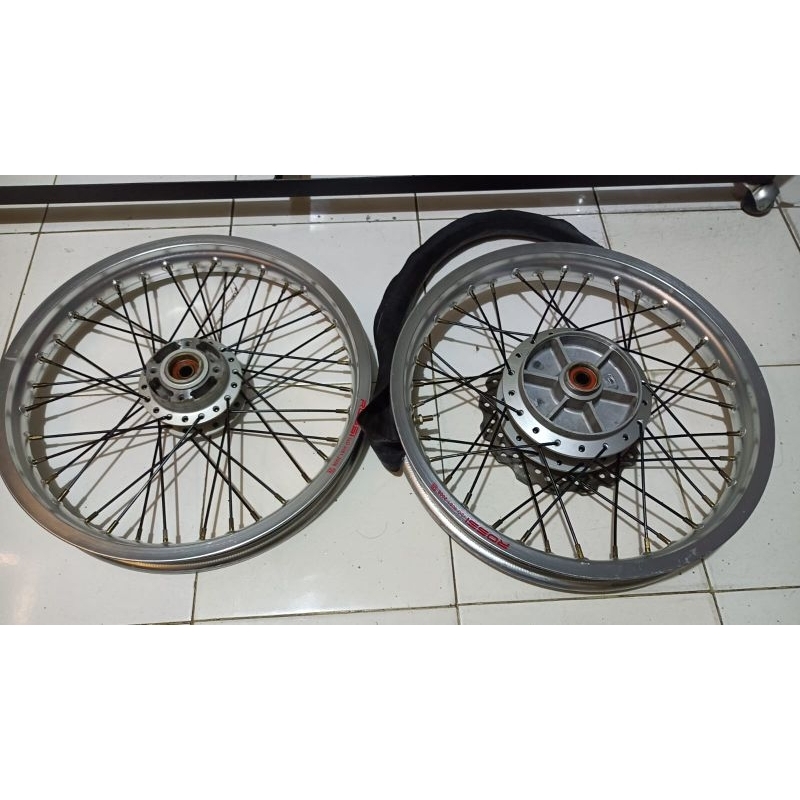 Velg Vrossi untuk ninja R