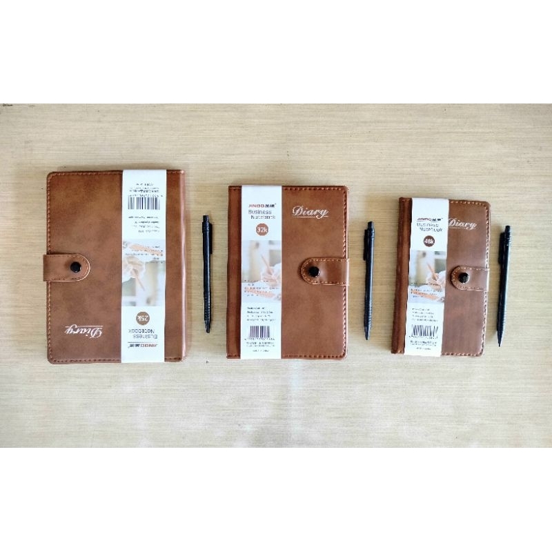 

(PCS) Buku Agenda Kancing International Note Book + Pena (Min. order 4 Pcs)