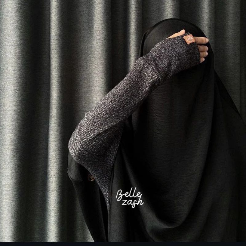 Preloved Noir Abaya Bellezash Black Mamba Black Misty