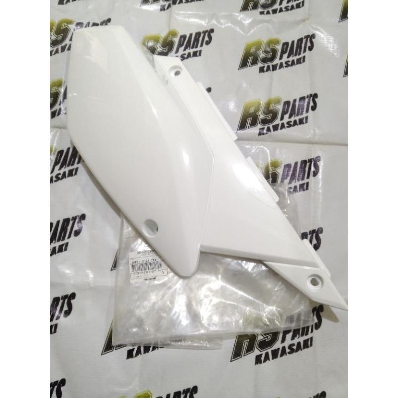 cover body belakang klx 250 klx250 putih kanan original