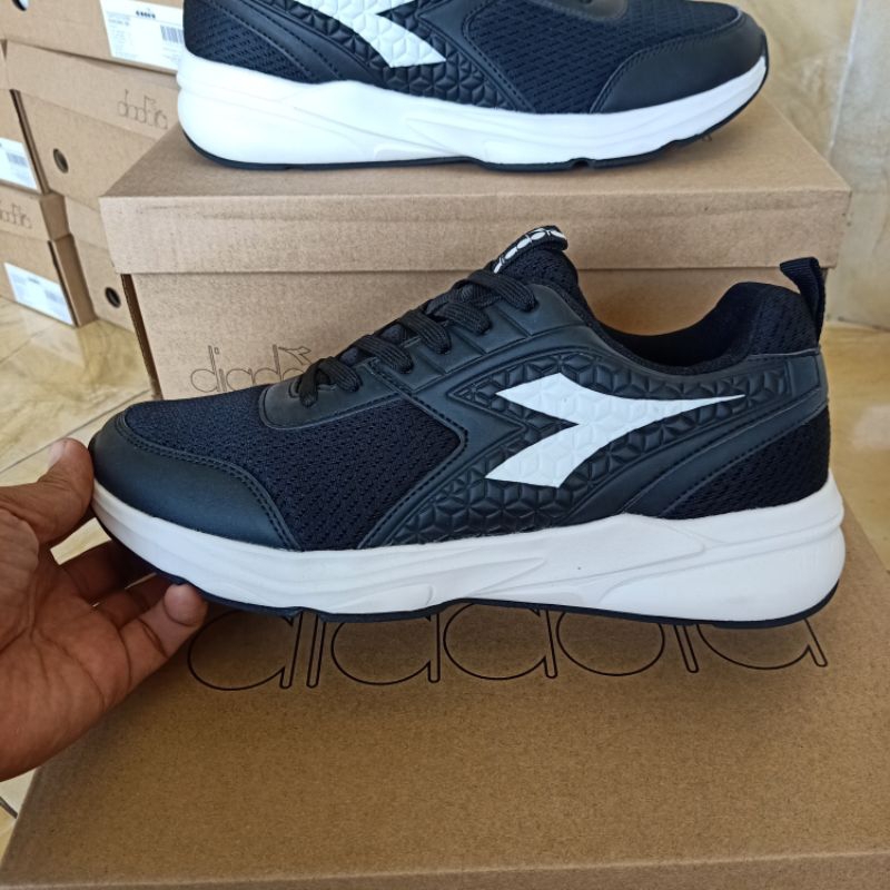 DIADORA HUCIMO BLK SIZE 40/41
