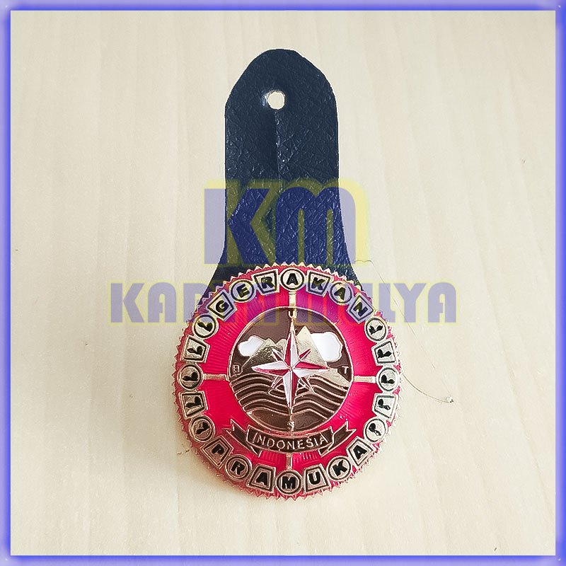 Tanda Jabatan Pimpinan Saka Pramuka Tingkat Daerah Warna Merah Lencana Pimpinan Saka Pramuka - Karya