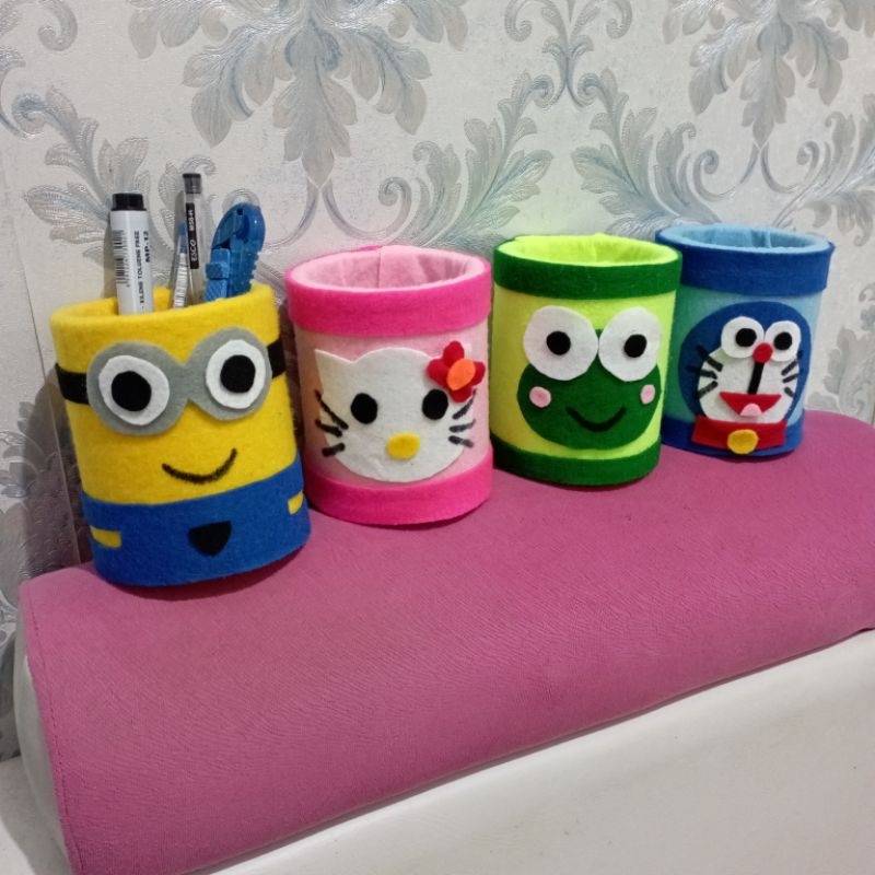 

Tempat pensil / prakarya tempat pensil dari flanel