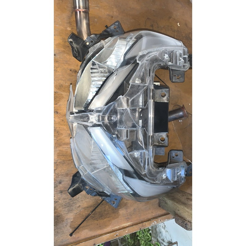 headlamp aerox new,minus seperti difoto