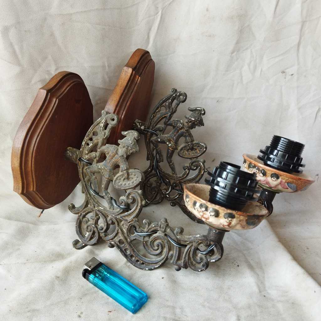 Pajangan Vintage Sepasang Lampu Dinding Patung Romawi