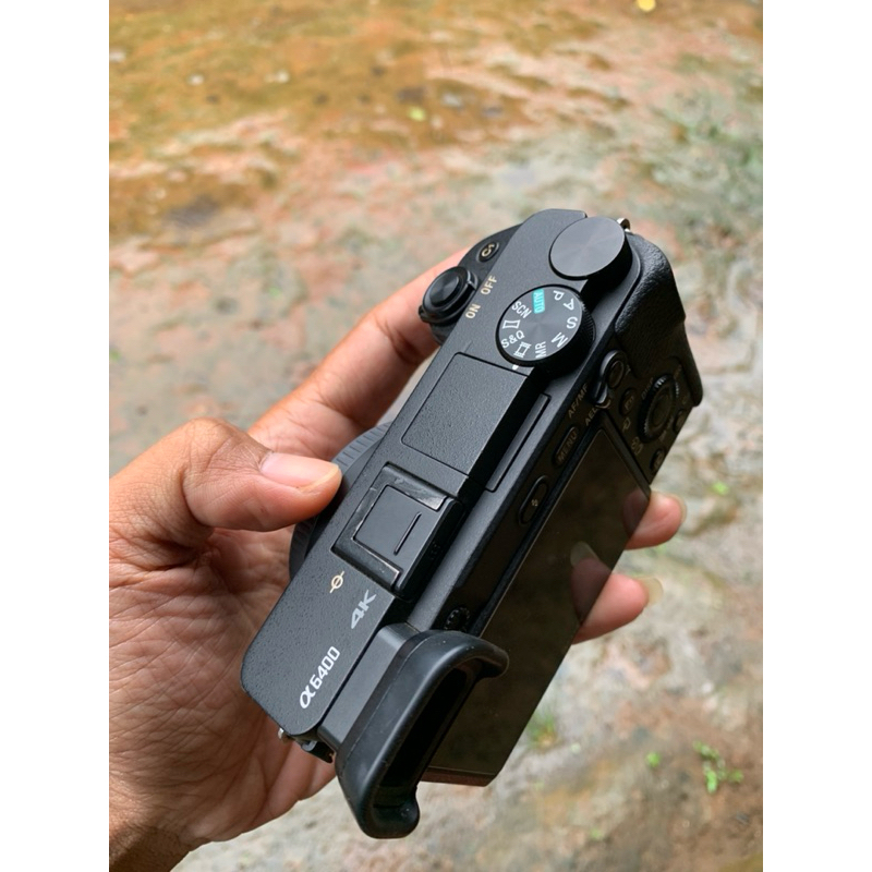 SONY A6400 + 18-105 mm fullset