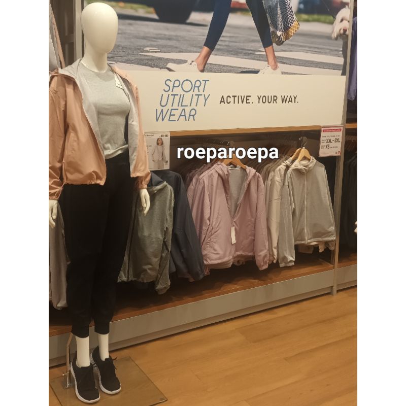 Uniqlo Reversible Parka (Water Repellent)