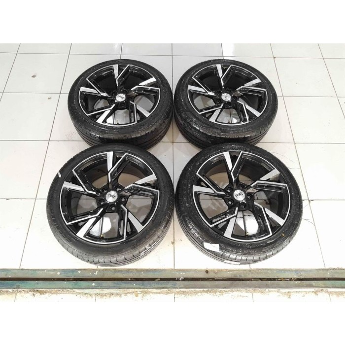 VELG MOBIL BEKAS OKANE (HSR) RING 18 LEBAR 8 LOBANG 5X112 ET 42 + PHI 235 45 R18