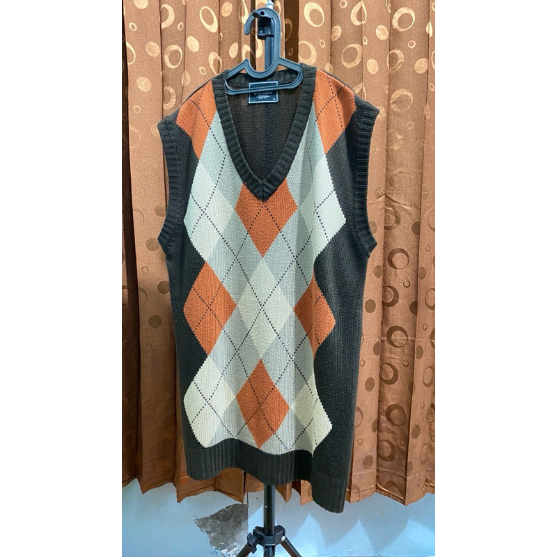 PRELOVED VEST RAJUT D. BRITANO