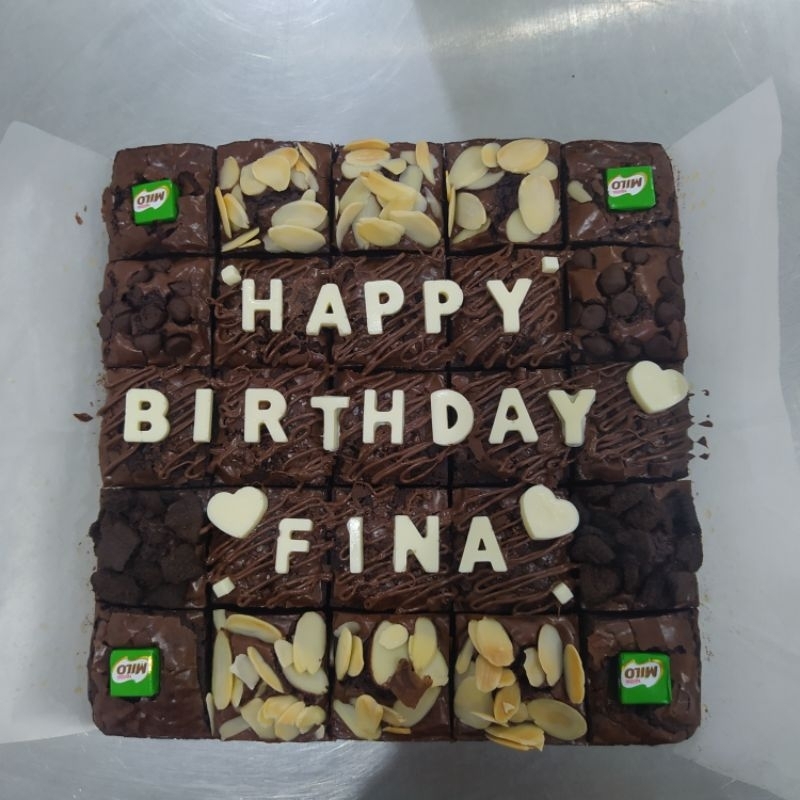 

Brownies 20x20 25 skat + tulisan maks 25 huruf