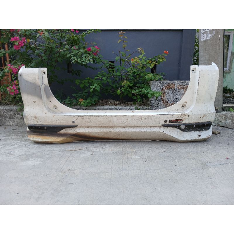 bemper/bumper belakang Toyota Avanza 2023 second original