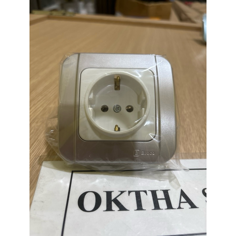 Stop Kontak BROCO Galleo G151 Warna SILVER