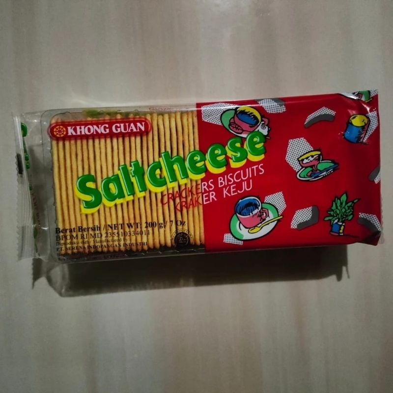 

biskuit saltcheeses Crackers keju 200gr khongguan