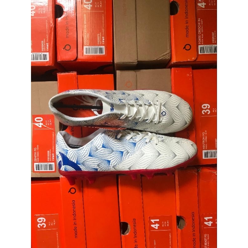 Ortuseight neutron white fg size 39