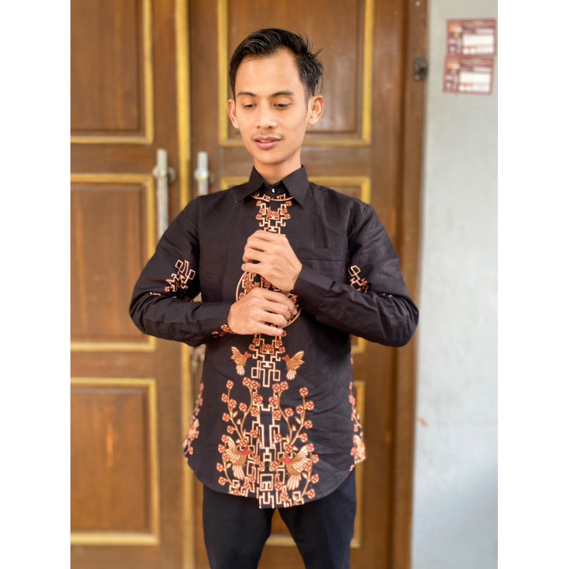 kemeja slimfit cheongsam pria hitam