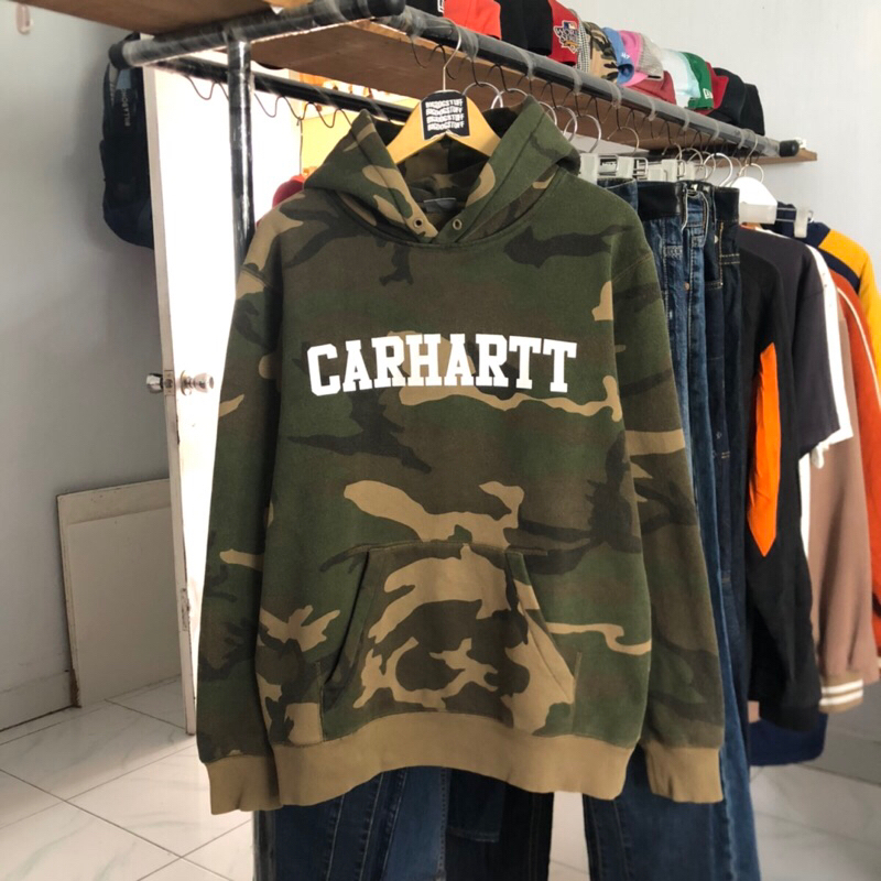 hoodie carhartt camo spellout
