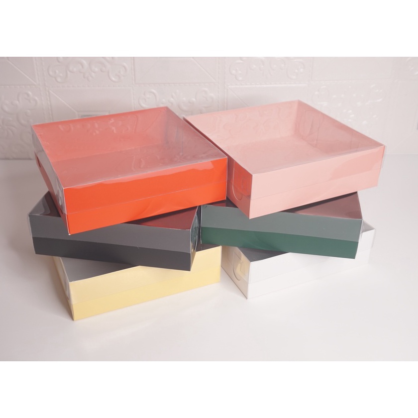 

KI3 Box Hampers 22x22x65 Tutup Mika Special Edition