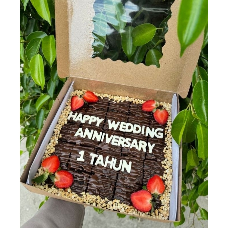 

BROWNIES HIAS / BROWNIES ULTAH (size 20x20)