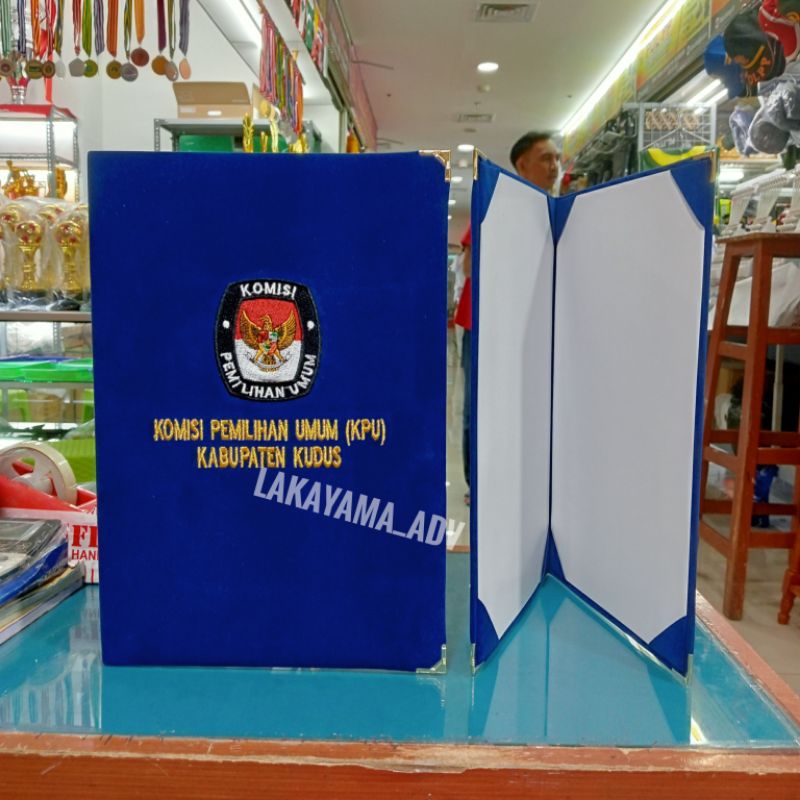 

map beludru logo KPU proses bordir komputer