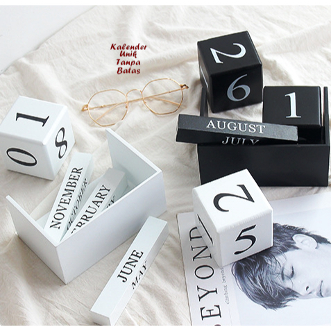 

Kalender Unik Tanpa Batas Dekorasi Rumah Pajangan Rumah Unik Calender Homedecor Kado Hadiah Pajangan