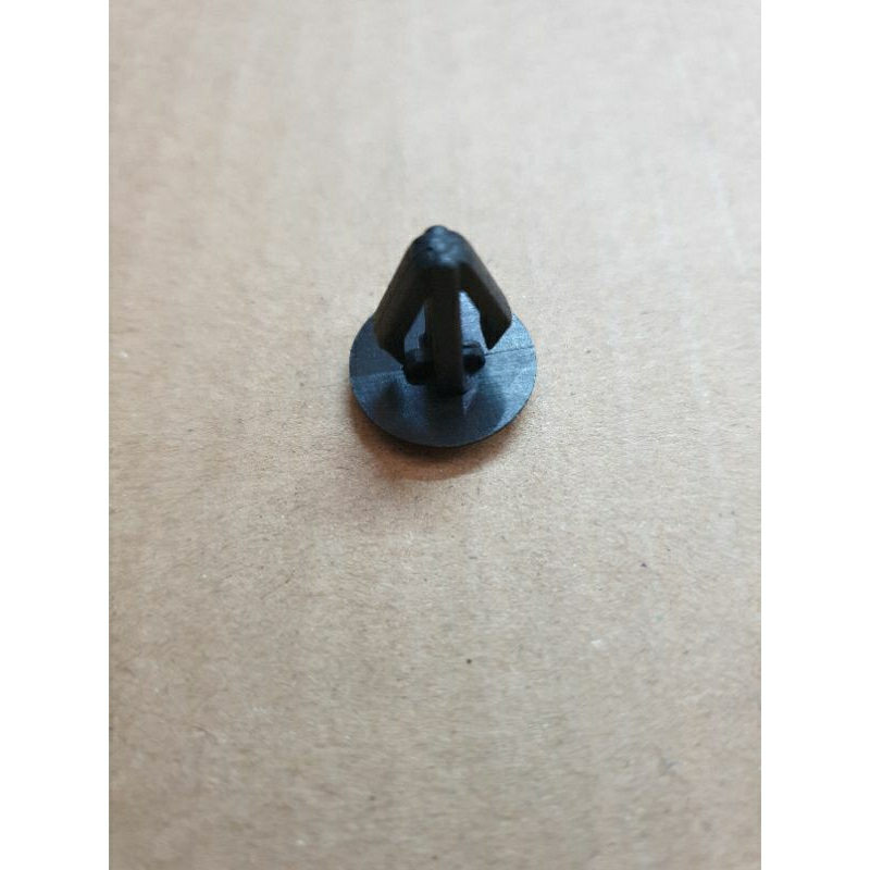 Klip Radiator Grille Isuzu Elf Nkr71 Original