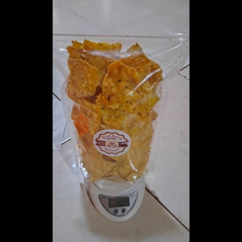 

keripik bawang/keripik pangsit